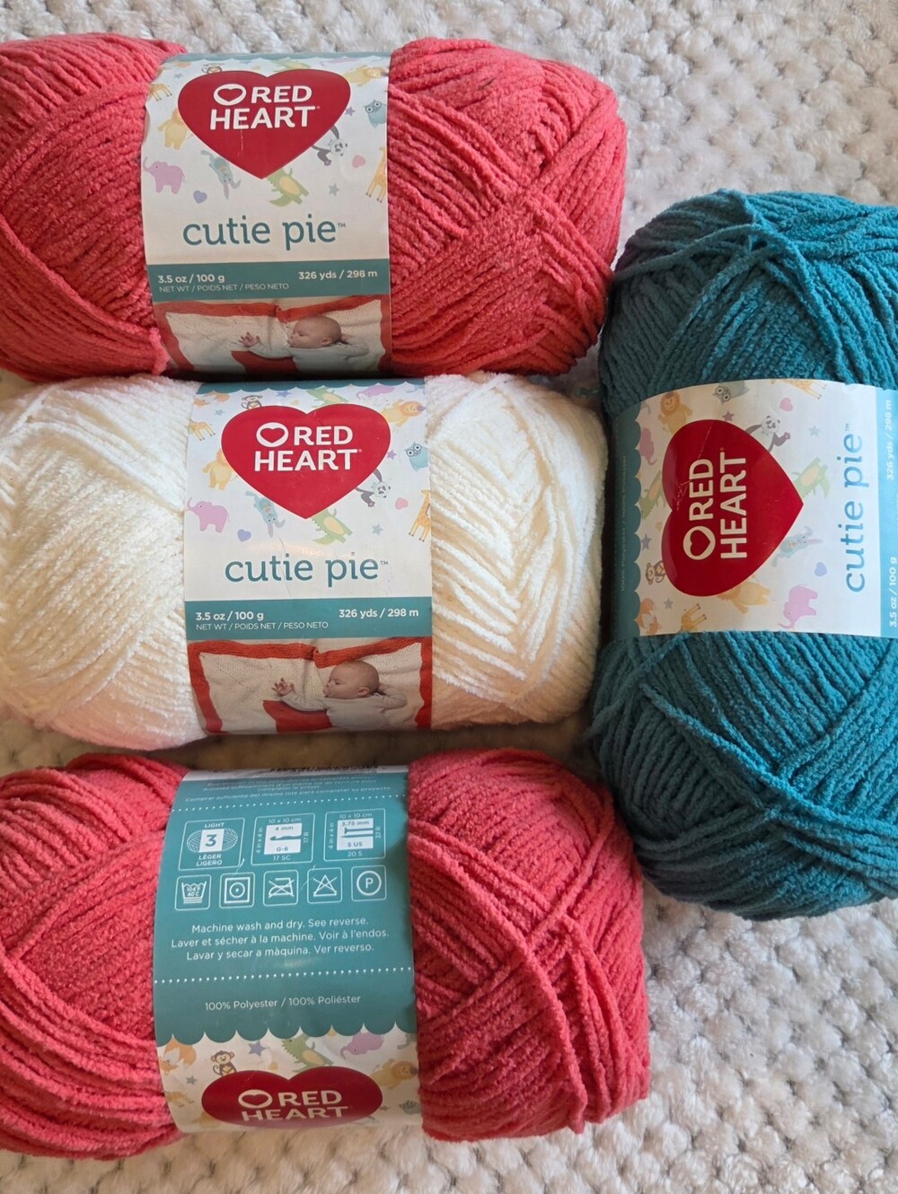RED HEART CUTIE PIE YARN 4 SKEINS